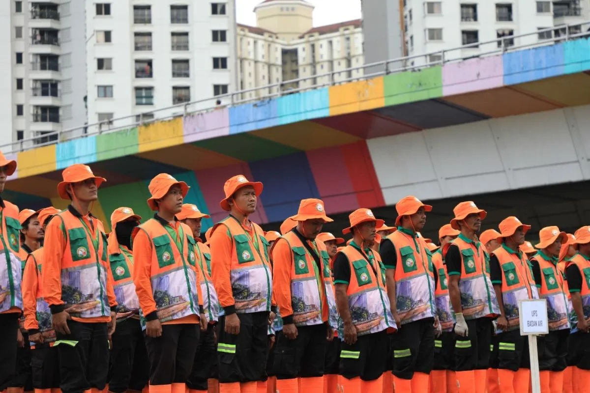 DLH DKI Siagakan Armada dan 1.800 Petugas Angkut 79,29 Ton Sampah Perayaan HUT RI ke-80